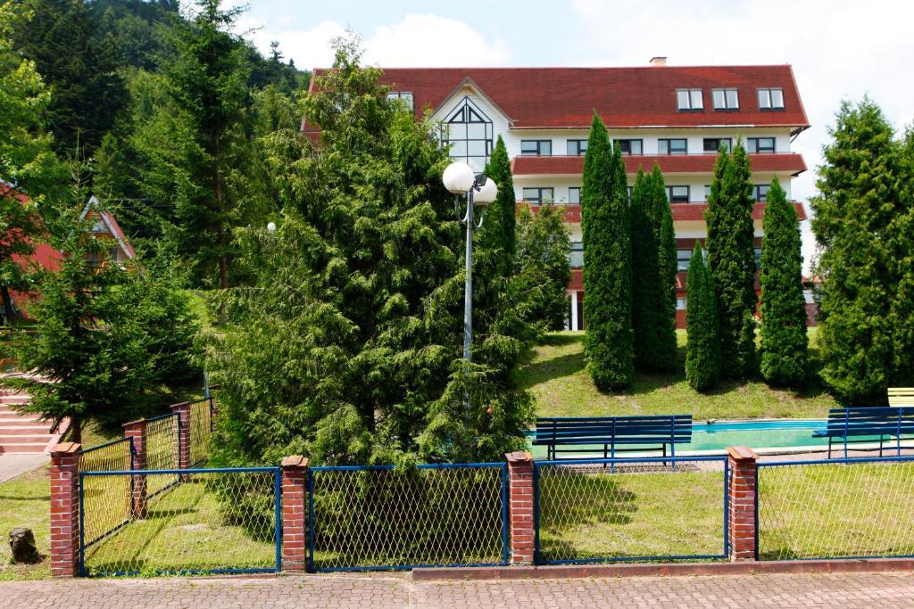 Perelka Natura Tour Hotel Cisna Kültér fotó